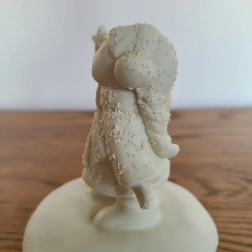 Porcelain Bisque Holiday Christmas Music Box Young Girl & Star 